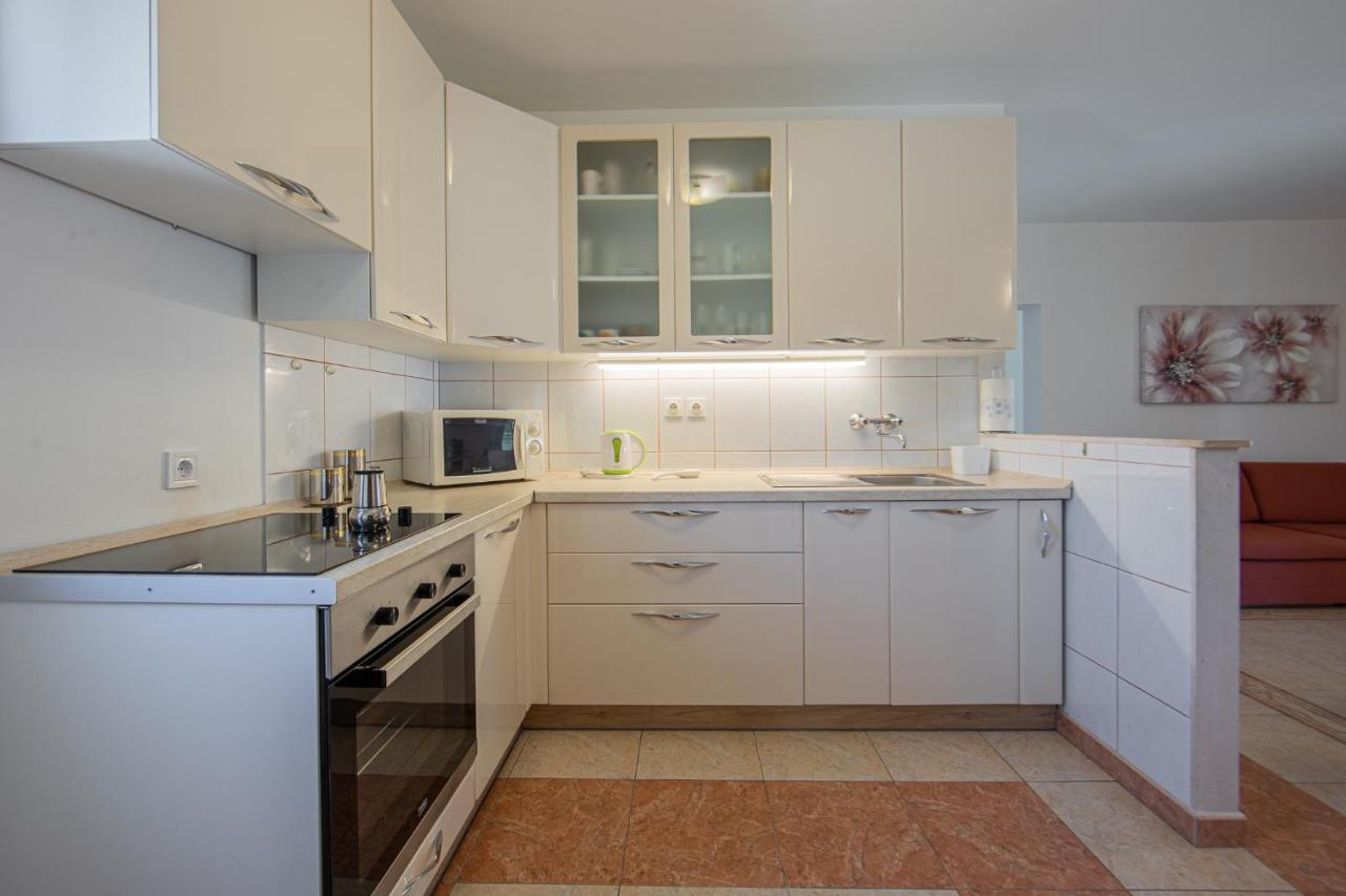Apartmani Mares Razanj Luaran gambar