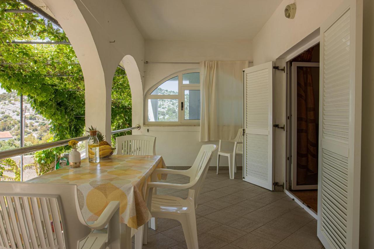 Apartmani Mares Razanj Luaran gambar